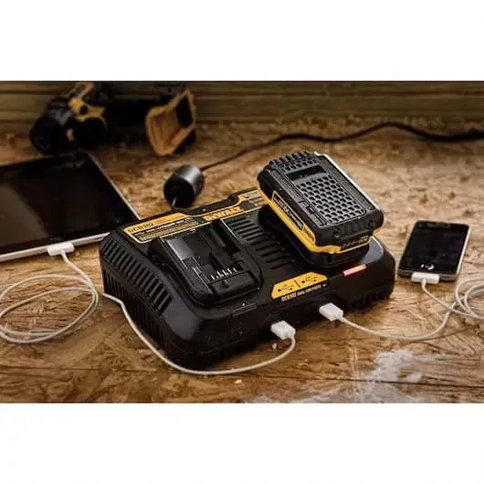 DeWalt 12V/20V MAX Lithium-Ion Dual Port Jobsite Charger with (2) USB Ports