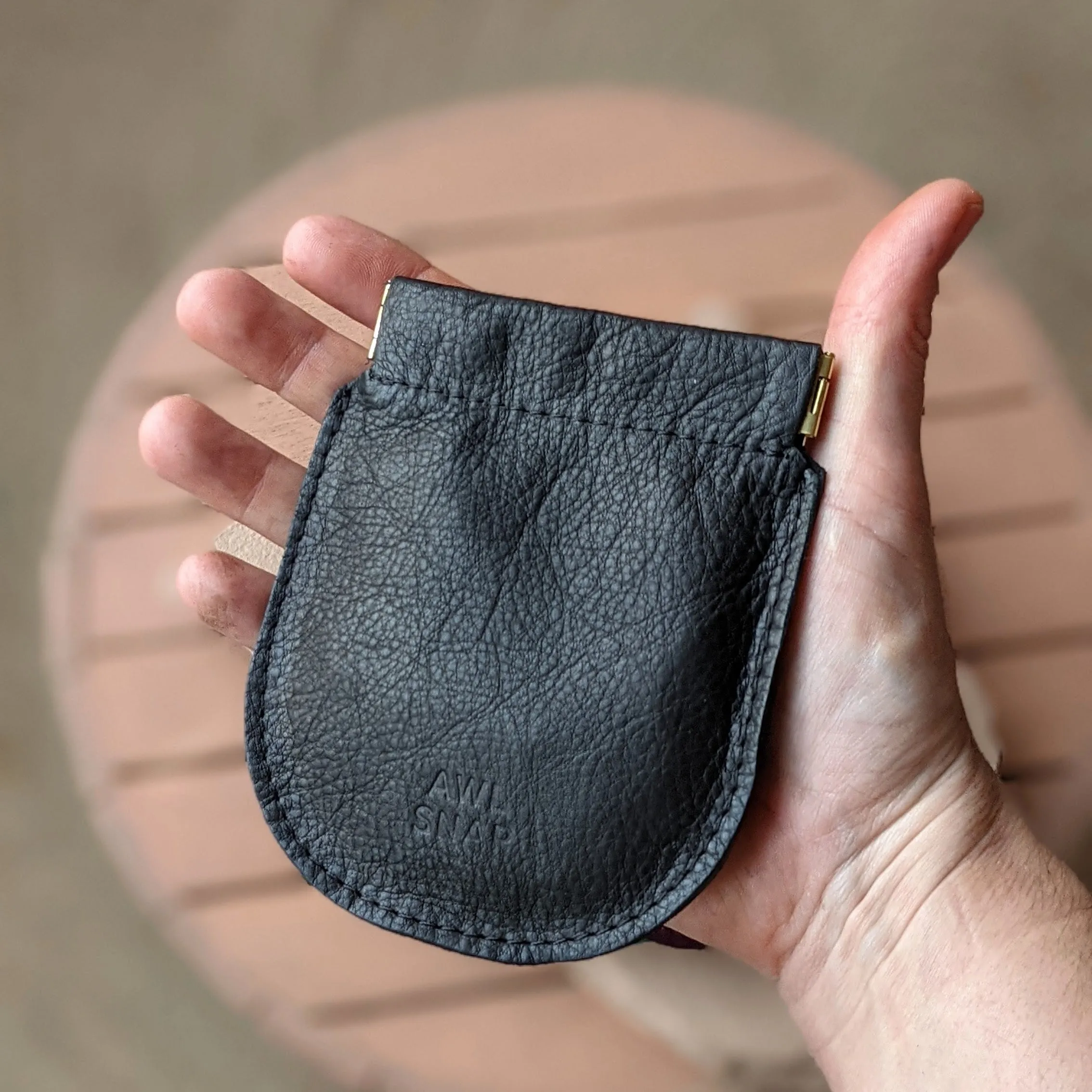 Pebble Pinch Pouch, Black