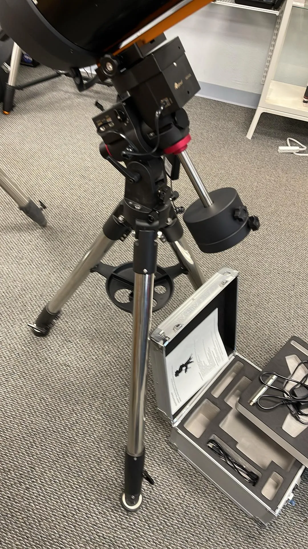 Used iOptron GEM28 w/Optical Polar Scope, Case, 1.75" Tripod